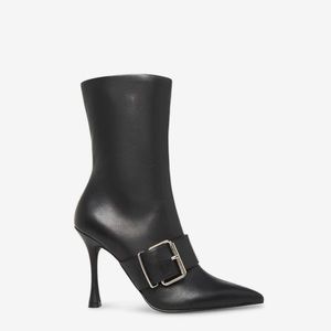 BLACK STEVE MADDEN BOOTS